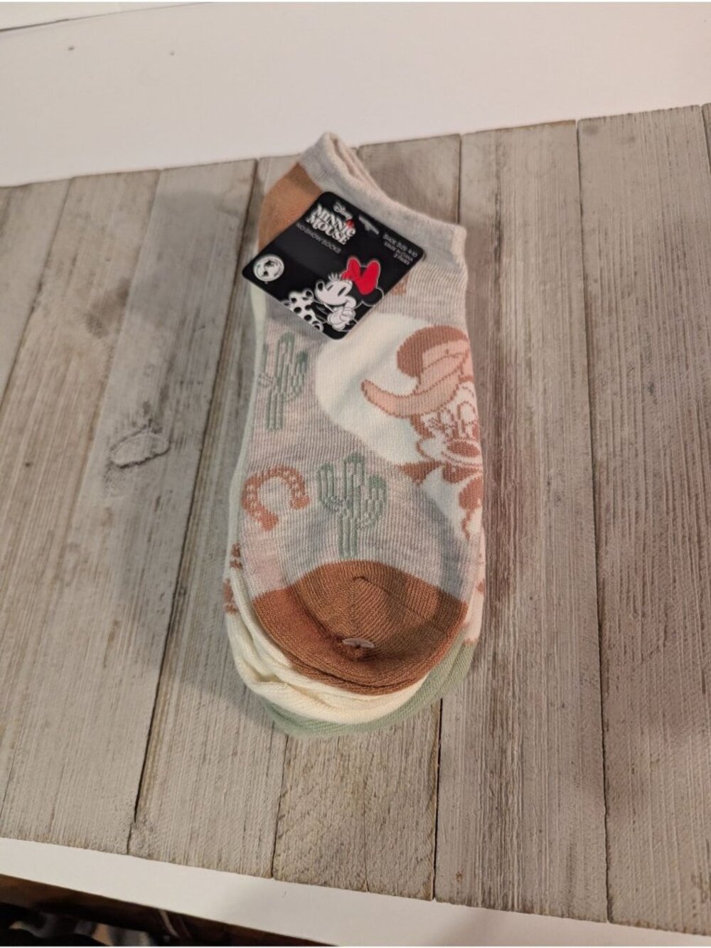 Disney Minnie Mouse Low Cut Socks Shoe Size 4-10 Set of 3 Pairs